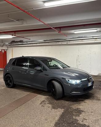 Volkswagen Golf 8 1.5 etsi Style 130 CV