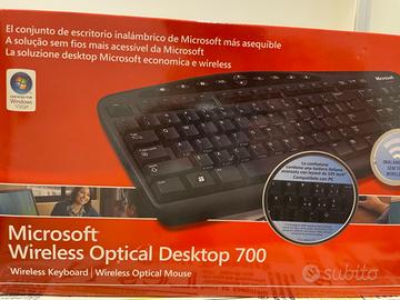 Tastiera e mouse Microsoft Wireless desktop 700