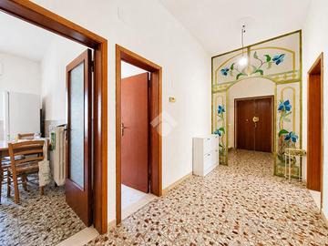 3 LOCALI A FOLLONICA