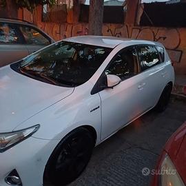 Toyota auris ibrida