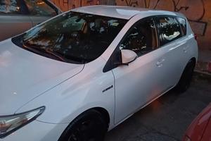 Toyota auris ibrida