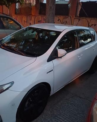 Toyota auris ibrida