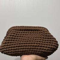 Borsa fatta a mano da artigiana locale