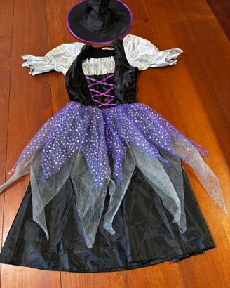 festa di halloween . Vestito strega con cappello
