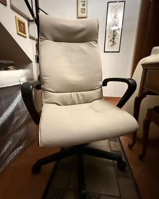 Poltrona girevole Qualis di Emilio Ambasz  x Tecno