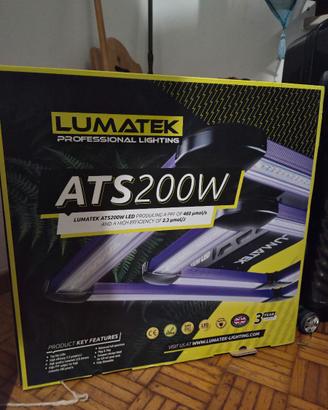 Indoor grow tenda completa di tutto, due lampade..