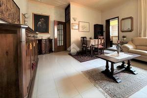 4 LOCALI A ISCHIA DI CASTRO