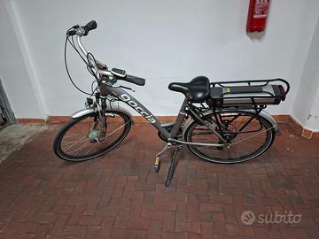 Bicicletta elettrica da passeggio con ruote da 26