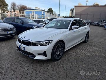 BMW 330 e Business Advantage