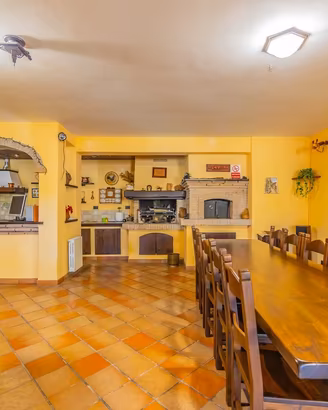 Tavolo in legno massello