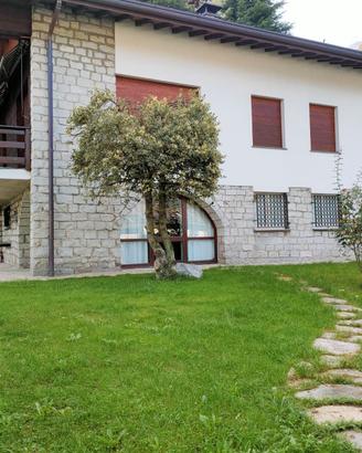 Villetta singola con ampio giardino