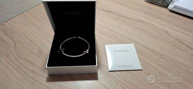 Bracciale Pandora Moments e 2 charm