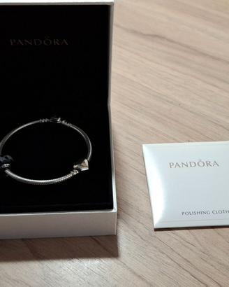 Bracciale Pandora Moments e 2 charm