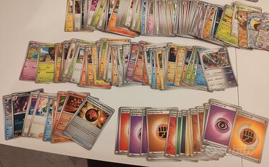 lotto di 200+ carte Pokémon di Ascesa Eroica e alt