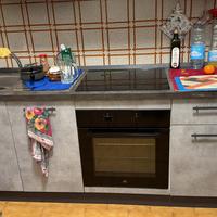 Cucina completa di un anno e mezzo