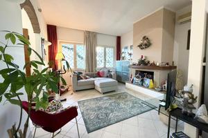 CASA SEMINDIPENDENTE A QUARRATA