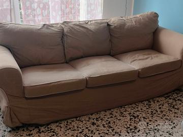 Divano Ikea 3 posti + articoli in foto 