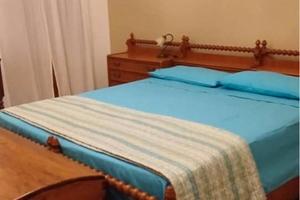 Stanza con letto matr.o letti sing.bagno privato