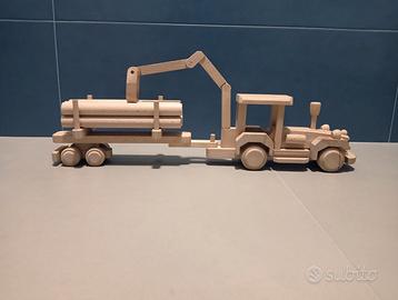 Modellino di Trattore in Legno con Rimorchio