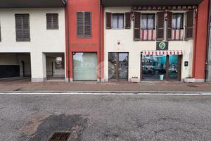 NEGOZIO A LA LOGGIA