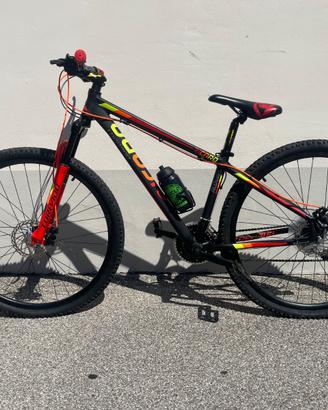 Bicicletta Mountain Bike