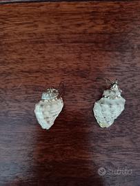 Orecchini conchiglia naturale e metallo  