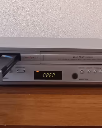 CD/VHS  IRRADIO DVC900