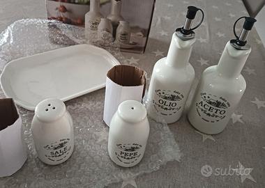 arredamento set olio e aceto e sale e pepe