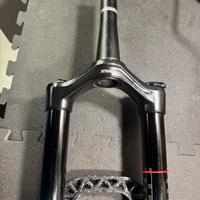 Forcella rock shox yari
