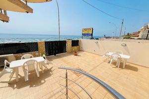 Casa vacanza fronte mare 10m Lung.re 181. 2 Avola