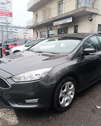Ford Focus 1.0 DISTRIBUZIONE NUOVA, NAVIGATORE
