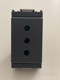 prese 10 A vimar idea