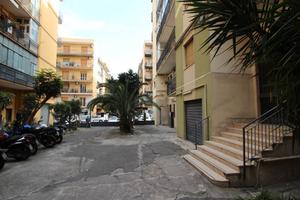 Garage di 386mq doppio ingresso zona Giuffrida
