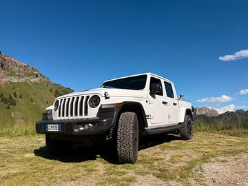 Jeep gladiator 80th prezzo compreso di iva