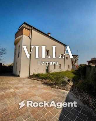 Villa di 390 m² con più di 5 locali e box auto a F