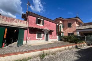 CASA SEMINDIPENDENTE A SARZANA