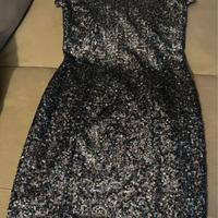 Abito corto in paillettes