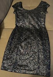 Abito corto in paillettes