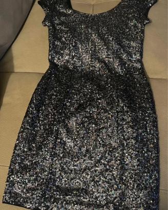 Abito corto in paillettes