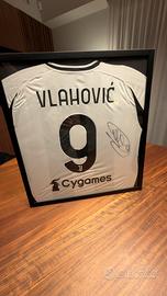 MAGLIA JUVENTUS VLAHOVIĆ AUTOGRAFATA INCORNICIATA