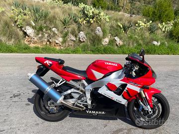Yamaha  R1