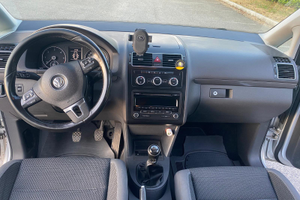 Volkswagen tuoran 2013