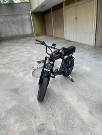 BICI ELETTRICA COME NUOVA