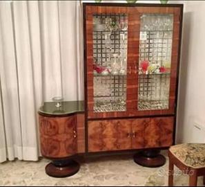 Vetrinetta argentiera in radica