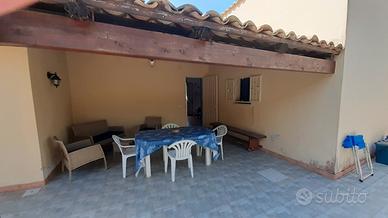 Tre Fontane villa a 50 mt dalla spiaggia
