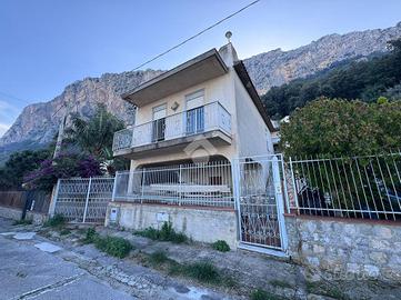 VILLA SINGOLA A CARINI