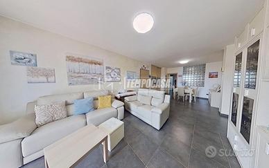 3 vani + acc ristrutturato con box + p.auto