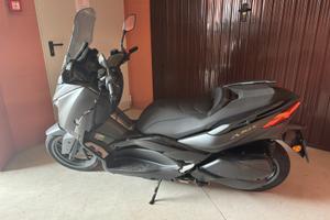 X-Max 300 versione TECH