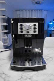 macchina caffè de longhi magnifica 