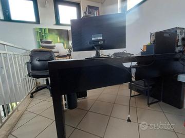 Scrivania  con poltrona da rivestire